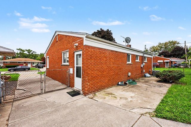 16741 Bell Avenue, Eastpointe City, MI 48021