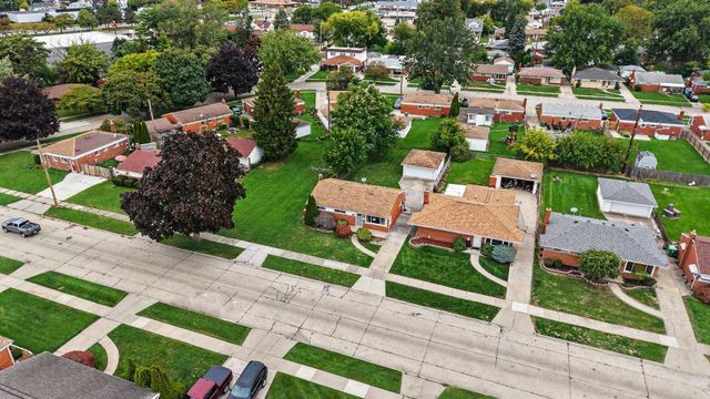 16741 Bell Avenue, Eastpointe City, MI 48021