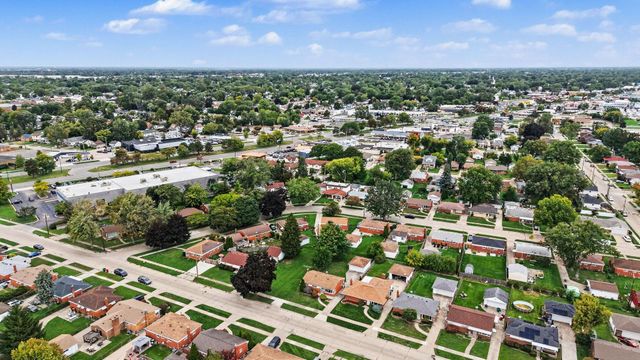 16741 Bell Avenue, Eastpointe City, MI 48021