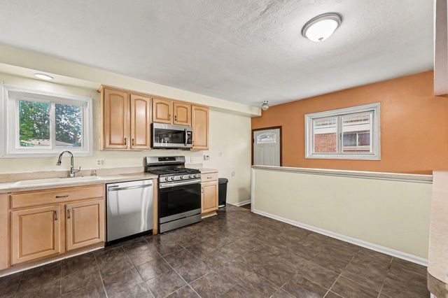 16741 Bell Avenue, Eastpointe City, MI 48021