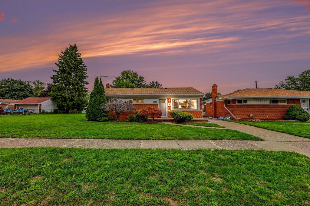 16741 Bell Avenue, Eastpointe City, MI 48021