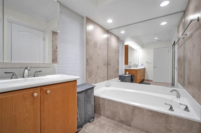 107 Heatherbrook Way 145, Hollywood, FL 33021