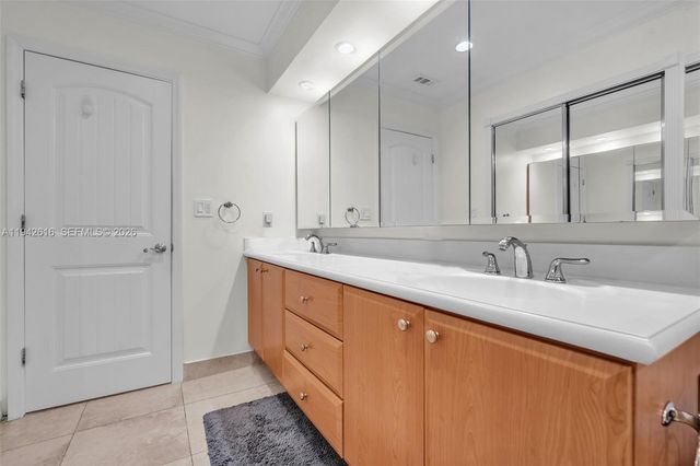 107 Heatherbrook Way 145, Hollywood, FL 33021