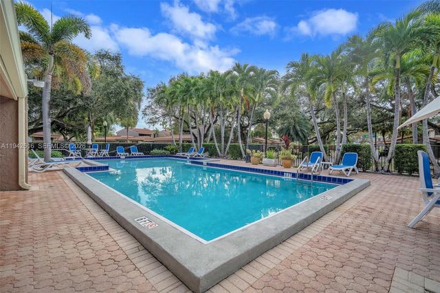 107 Heatherbrook Way 145, Hollywood, FL 33021
