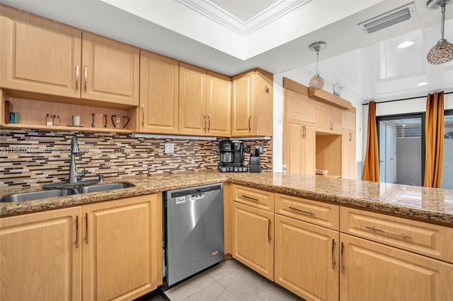 107 Heatherbrook Way 145, Hollywood, FL 33021