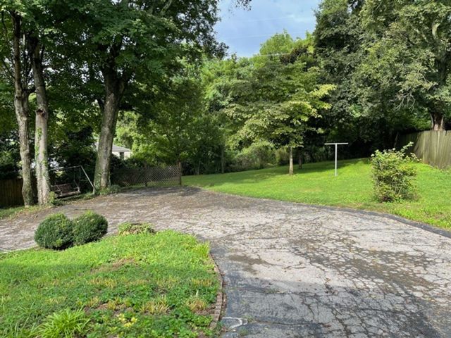 1220 Harwood Dr, Nashville, TN 37206