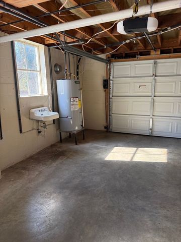 1220 Harwood Dr, Nashville, TN 37206