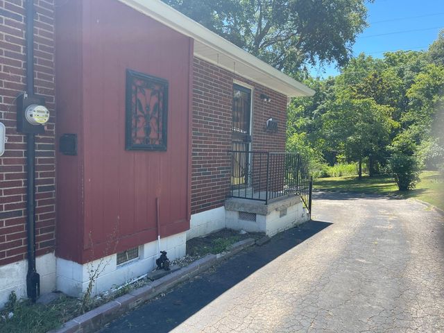 1220 Harwood Dr, Nashville, TN 37206