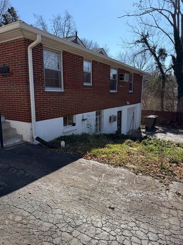 1220 Harwood Dr, Nashville, TN 37206