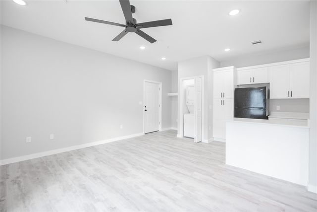 2101 Reinke Road 3105, Waller, TX 77484