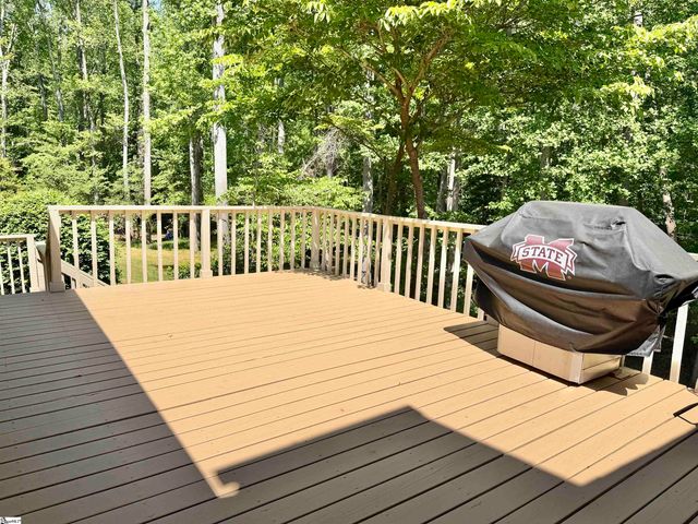 715 N Almond Drive, Simpsonville, SC 29681