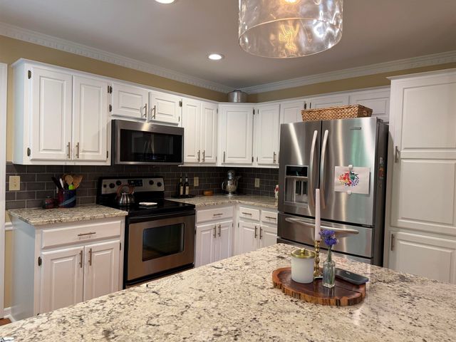 715 N Almond Drive, Simpsonville, SC 29681