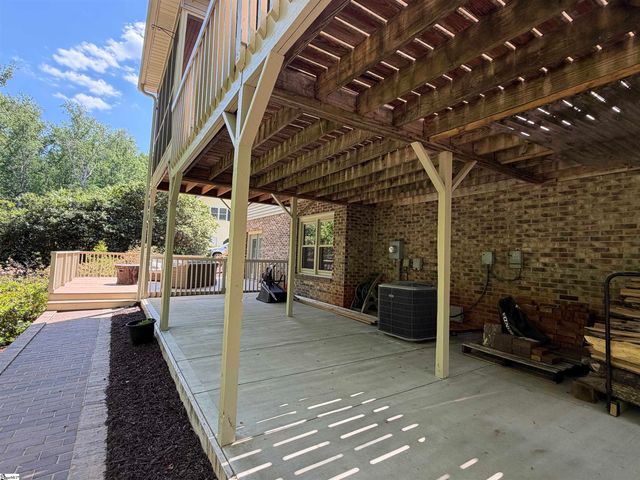 715 N Almond Drive, Simpsonville, SC 29681
