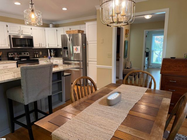 715 N Almond Drive, Simpsonville, SC 29681