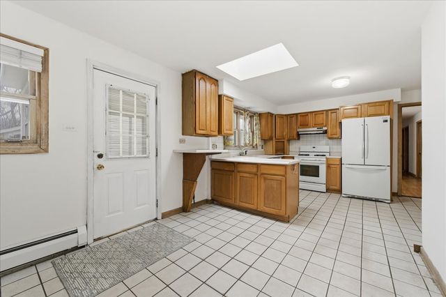 6N879 Dunham Road, Wayne, IL 60184