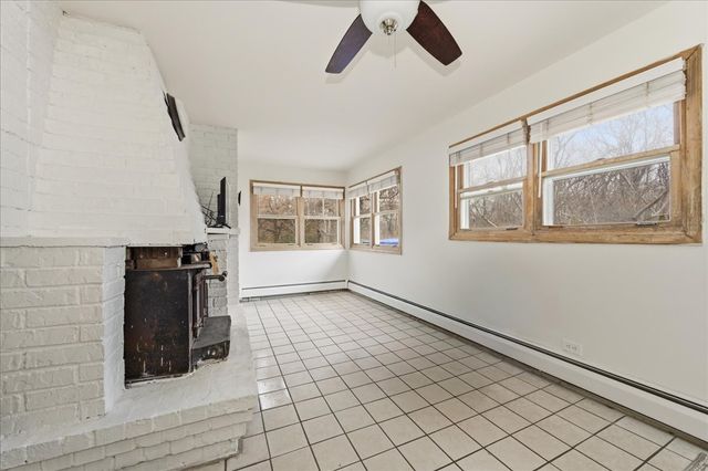 6N879 Dunham Road, Wayne, IL 60184