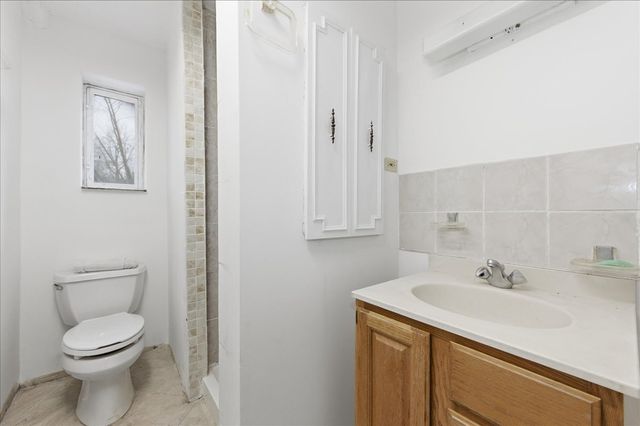 6N879 Dunham Road, Wayne, IL 60184