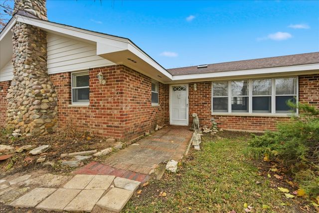 6N879 Dunham Road, Wayne, IL 60184