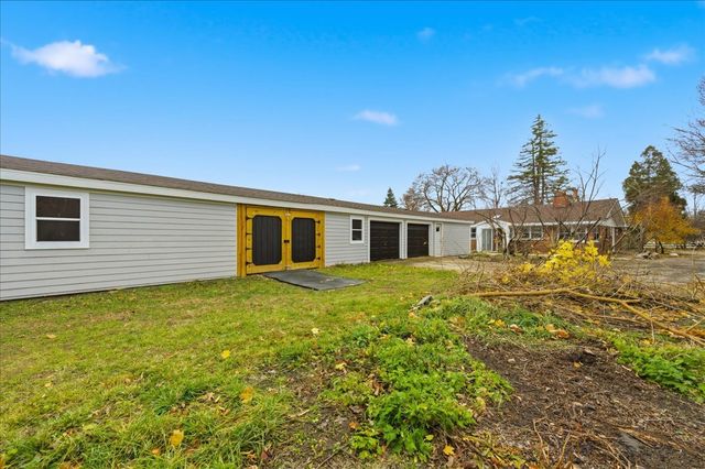 6N879 Dunham Road, Wayne, IL 60184