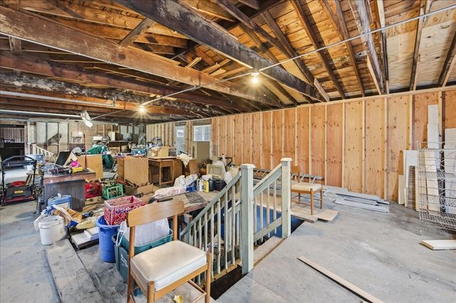 6N879 Dunham Road, Wayne, IL 60184