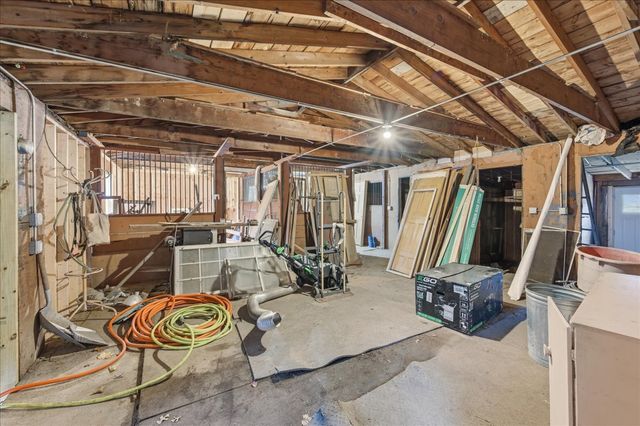 6N879 Dunham Road, Wayne, IL 60184