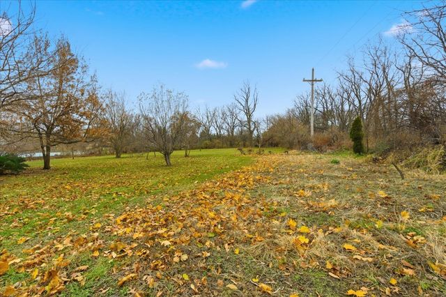 6N879 Dunham Road, Wayne, IL 60184