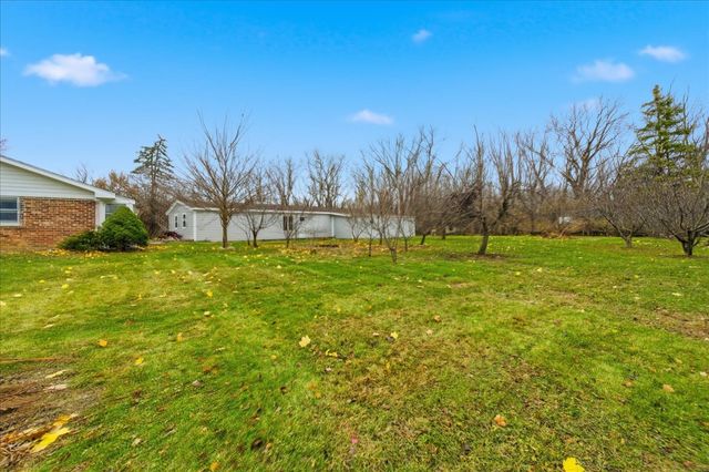 6N879 Dunham Road, Wayne, IL 60184