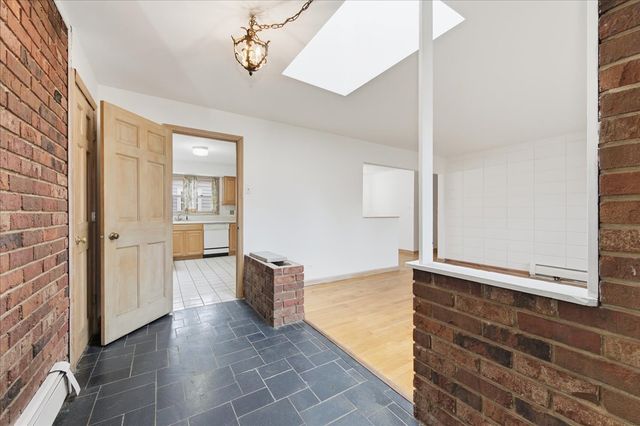 6N879 Dunham Road, Wayne, IL 60184