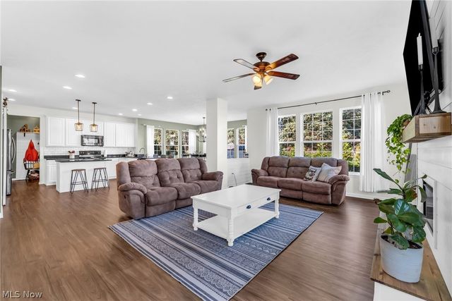 345 Woodside Lane, Tallmadge, OH 44278