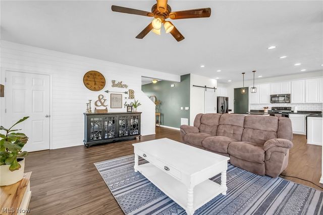 345 Woodside Lane, Tallmadge, OH 44278