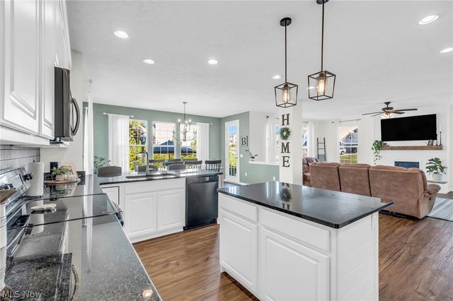345 Woodside Lane, Tallmadge, OH 44278