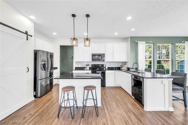 345 Woodside Lane, Tallmadge, OH 44278