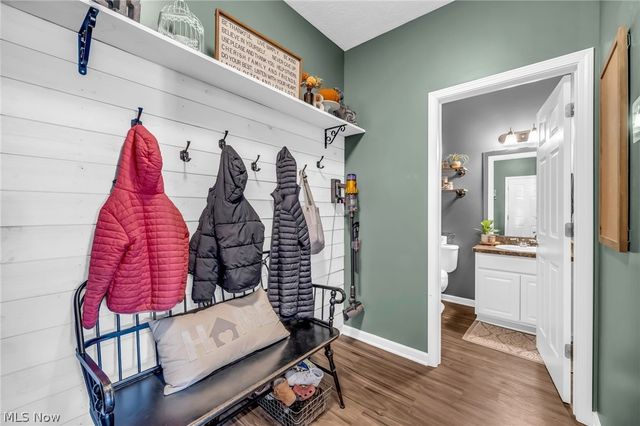 345 Woodside Lane, Tallmadge, OH 44278