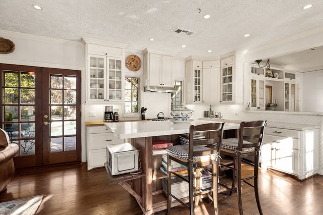 6943 Wildgrove Avenue, Dallas, TX 75214