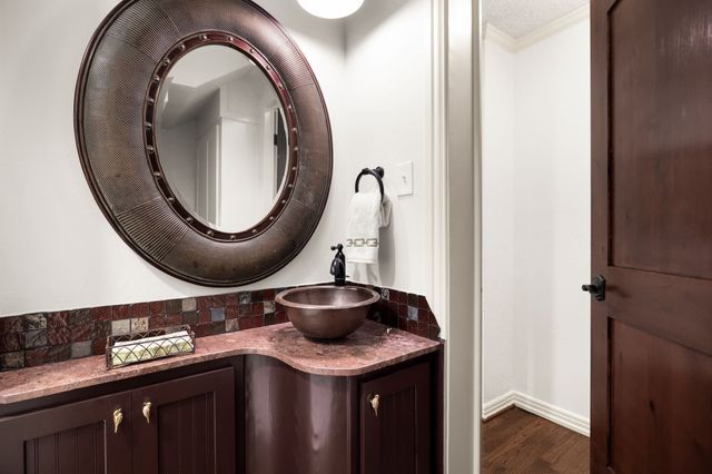 6943 Wildgrove Avenue, Dallas, TX 75214