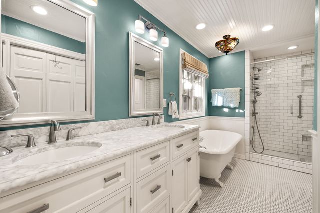 6943 Wildgrove Avenue, Dallas, TX 75214