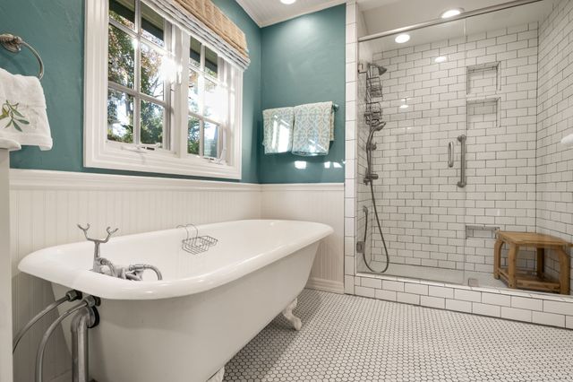 6943 Wildgrove Avenue, Dallas, TX 75214