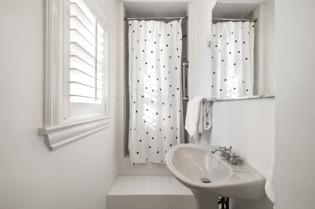 6943 Wildgrove Avenue, Dallas, TX 75214