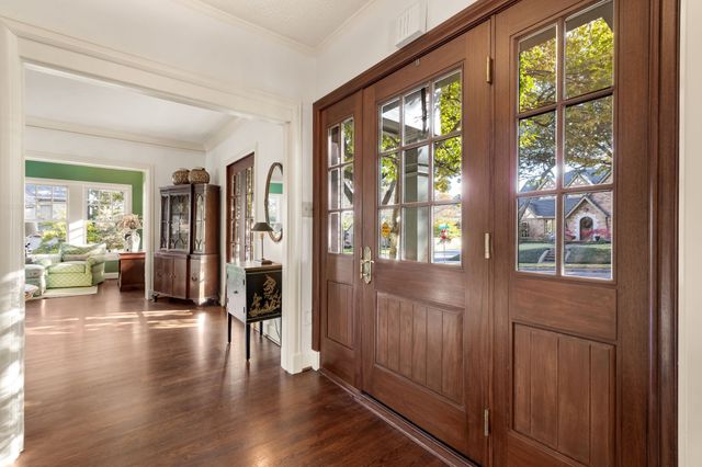 6943 Wildgrove Avenue, Dallas, TX 75214