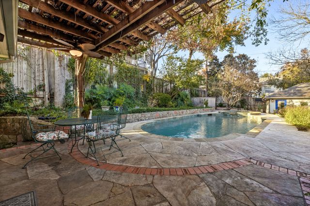 6943 Wildgrove Avenue, Dallas, TX 75214