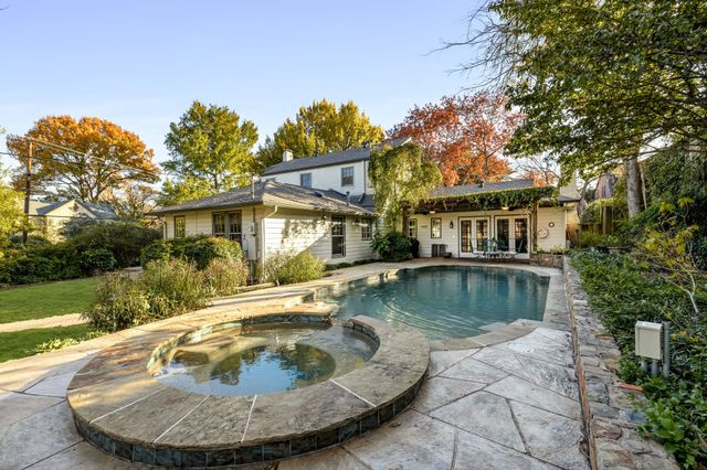 6943 Wildgrove Avenue, Dallas, TX 75214