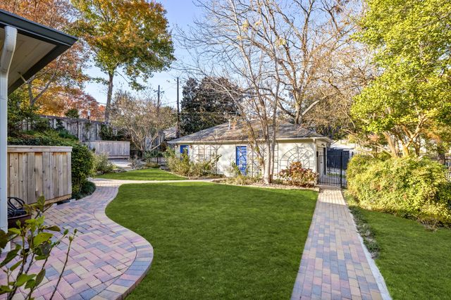 6943 Wildgrove Avenue, Dallas, TX 75214