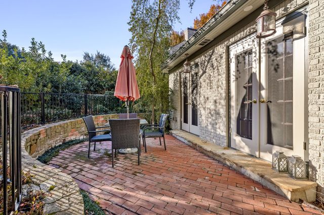 6943 Wildgrove Avenue, Dallas, TX 75214