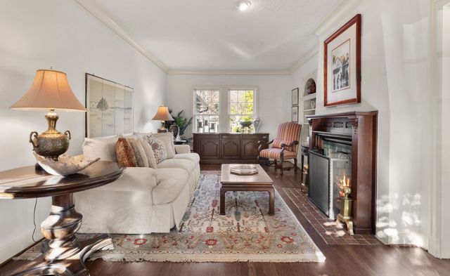 6943 Wildgrove Avenue, Dallas, TX 75214