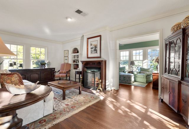 6943 Wildgrove Avenue, Dallas, TX 75214