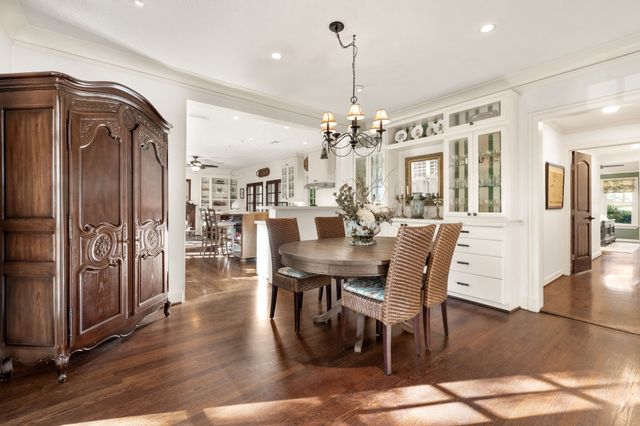 6943 Wildgrove Avenue, Dallas, TX 75214