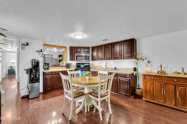 10771 Wilton Place, Socorro, TX 79927