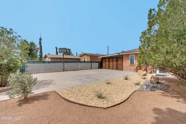 10771 Wilton Place, Socorro, TX 79927