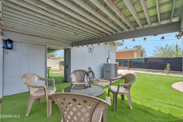 10771 Wilton Place, Socorro, TX 79927