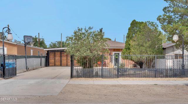 10771 Wilton Place, Socorro, TX 79927